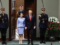 Nawrocki sworn in as Polands new president
