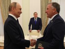 Trump says envoys meeting with Putin was highly productive