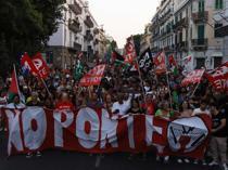 Massive bridge plan draws thousands in Sicily to protest