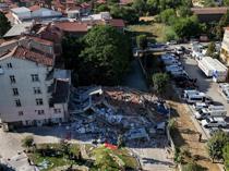 Aftershocks keep residents outdoors after magnitude 6.1 quake hits Balıkesir