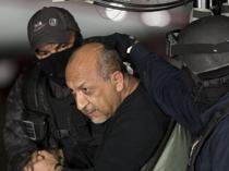 Mexico transfers 26 wanted fugitives to US