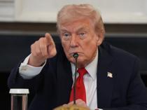 Trump hosts roundtable accusing sick media of backing Antifa