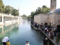 Schools set to resume after week-long break marked with travel rush