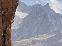 Renowned climbers map out eight new routes in Hakkari’s high peaks