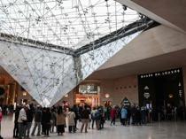 Louvre to increase ticket price for visitors from outside the EU