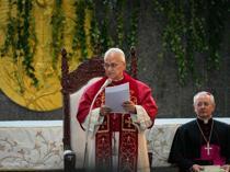 Pope encourages Lebanese not to abandon country