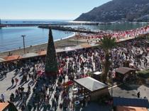 New Year travel demand rises as holiday extends into weekend