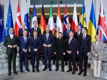 Trump upbeat on Ukraine deal as US offers NATO-like security