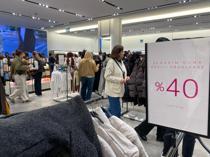 November discounts bring little boost to physical stores