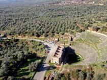 Ancient staircase to library uncovered at Nysa