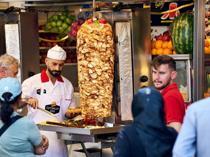 Döner, lahmacun, simit lead food orders in Türkiye in 2025