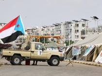 Pro-Saudi Yemen governor launches bid for military bases