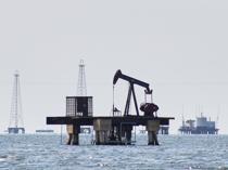 Trump plans to meet with oil executives about Venezuela