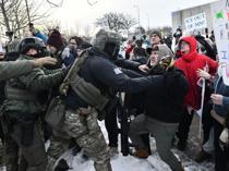 Protesters, US law enforcers clash