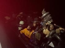 One dead, seven missing after migrant boat sinks off İzmir