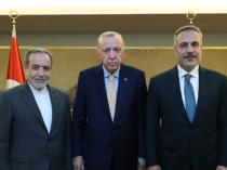 Iran FM warns on US pressure, welcomes Erdoğan’s diplomacy push