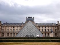 Türkiye tightens controls in global hunt for stolen Louvre jewels