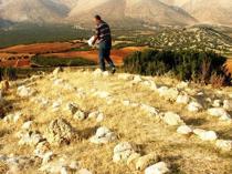 Ashes of archaeology pioneer scattered over ancient tumulus in Antalya