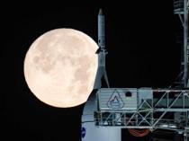 Old Apollo rocks shed new light on the moons magnetic field