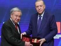 UN chief visits Türkiye, receives peace award