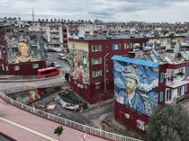 Mersin turns aging buildings into canvas of world-famous masters