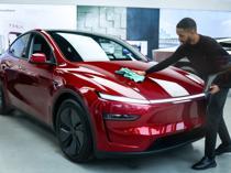 Tesla sales rise but still fall short of expectations