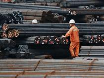 Trump orders new pharma tariff, reshapes metal duties