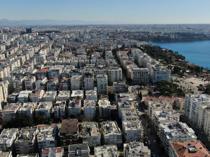 Home prices continue to decline in real terms