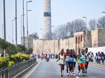 New records set as athletes navigate Istanbul’s historic route