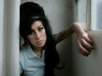 Amy Winehouses father loses suit against friends