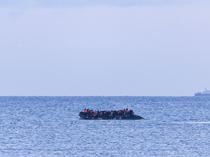 UK, France agree on 3-year deal to stop migrant crossings