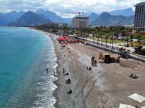 Heavy machinery on famed Antalya beach sparks backlash