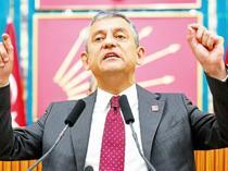 CHP leader slams mayor over switch to AKP