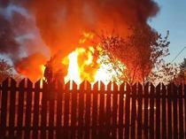 Mass Ukraine drone barrage kills 4 in Russia