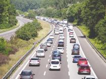 Eight killed in bus crash as heavy traffic builds across Türkiye after Eid holiday