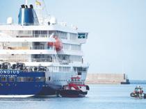 Dutch health officials clear hantavirus ship to sail again