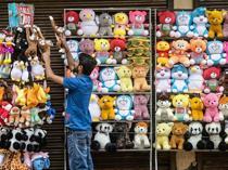 India central bank holds rates despite Mideast conflict