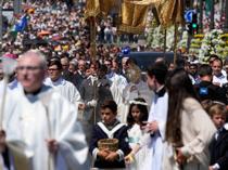 Over 1.2 million people attend Popes mass in Madrid