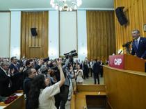 CHP narrowly avoids crisis in parliament