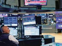 Trump says hard to believe US Fed would raise rates