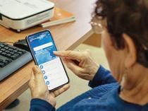 ‘AI license’ suggested for seniors amid digital risks
