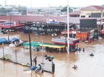 Floods paralyze Ghana capital, kill three
