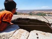 Israeli troops face resistance from residents in Syrian town