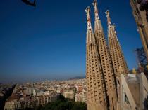 Spain tourism revenue rises as visitors spend more