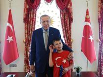 Erdoğan meets boy behind ‘Cake Not Hate’ campaign