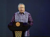 Indonesia bank chief quits, adding uncertainty to struggling economy