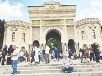 AI, tech programs top university choices