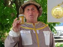 Turkish beekeeper’s honey wins golden medal in UK
