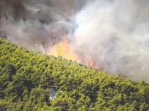 Wildfire toll mounts in Greece as blazes spread