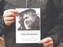 Thousands mourn at funeral of Irish musician Glen Hansard